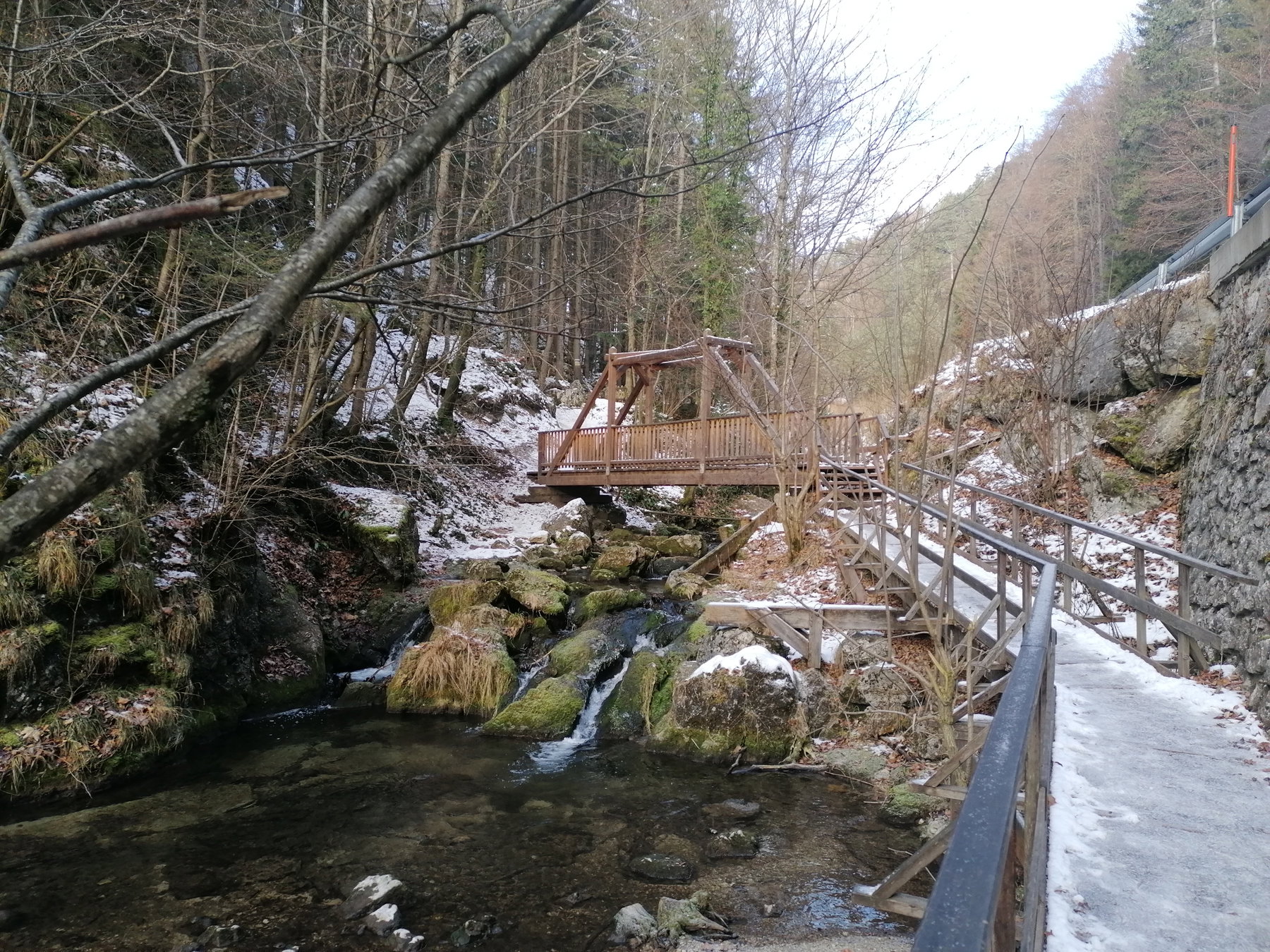 Brücke an der Hausteinhöhle. Foto: Peter Ofner