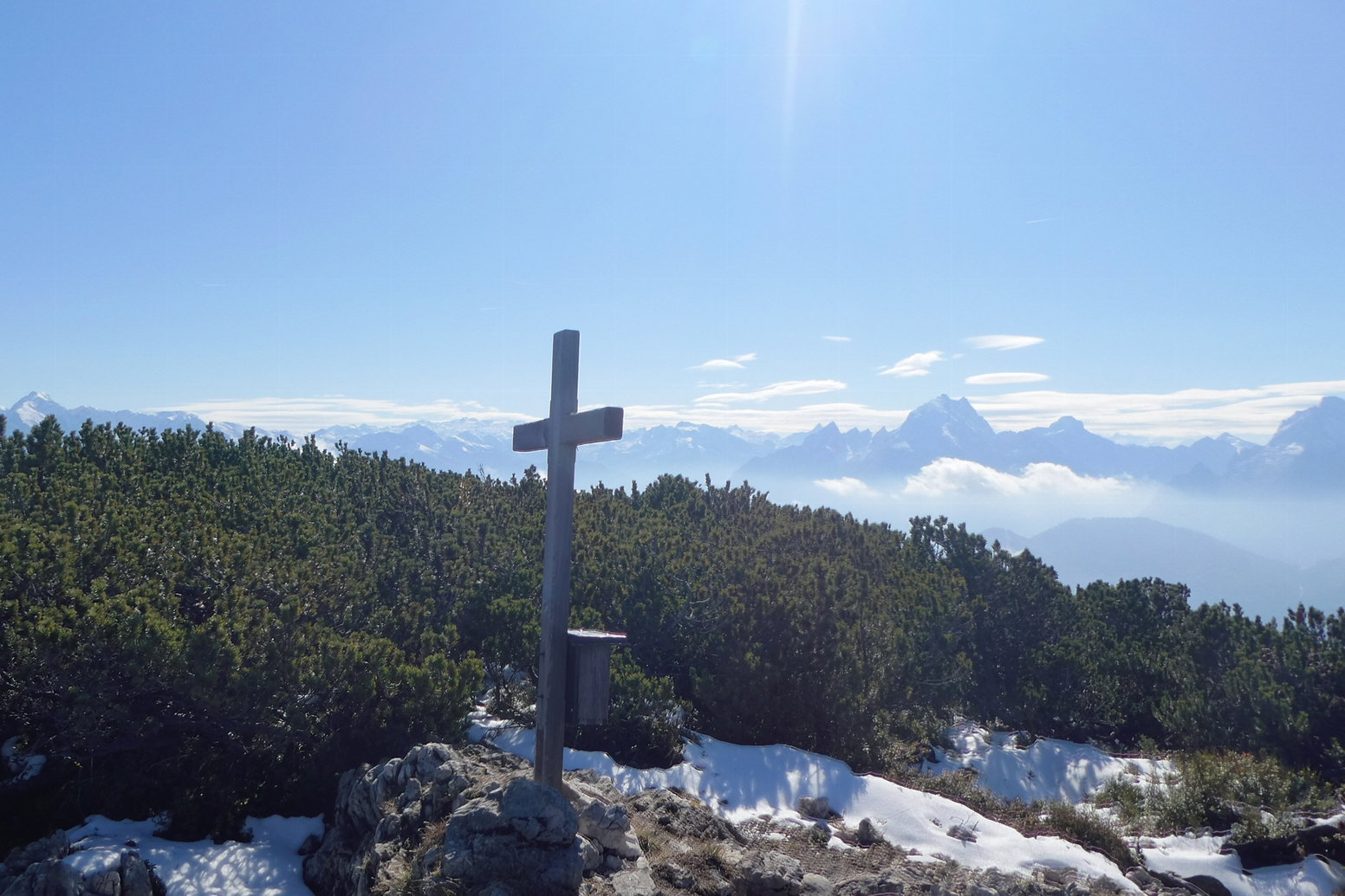 Hirschangerkopf mit Hohem Göll, Hochkönig, Watzmann, Hundstod und Hochkalter. Foto: Karl Plohovich