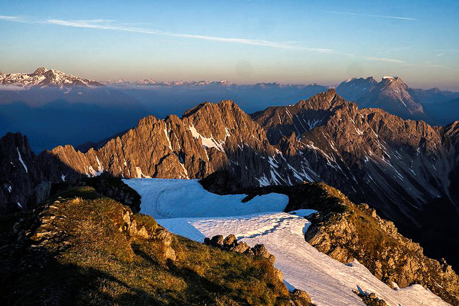 Lohn der Frühaufsteher: Sonnenaufgang auf der Erlspitze. Foto: Naturpark Karwendel