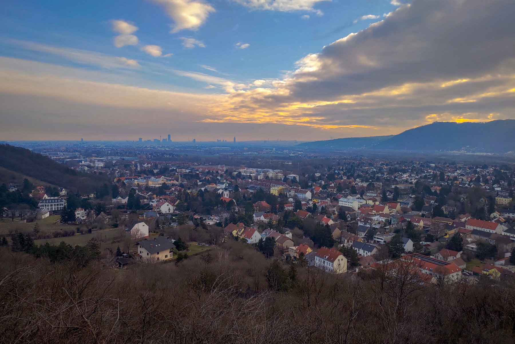 Abendstimmung über Langenzersdorf. Foto: Simon Widy