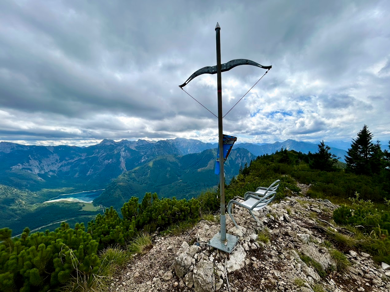Gipfelkreuz am Eibenberg. Foto Veronika Schöll