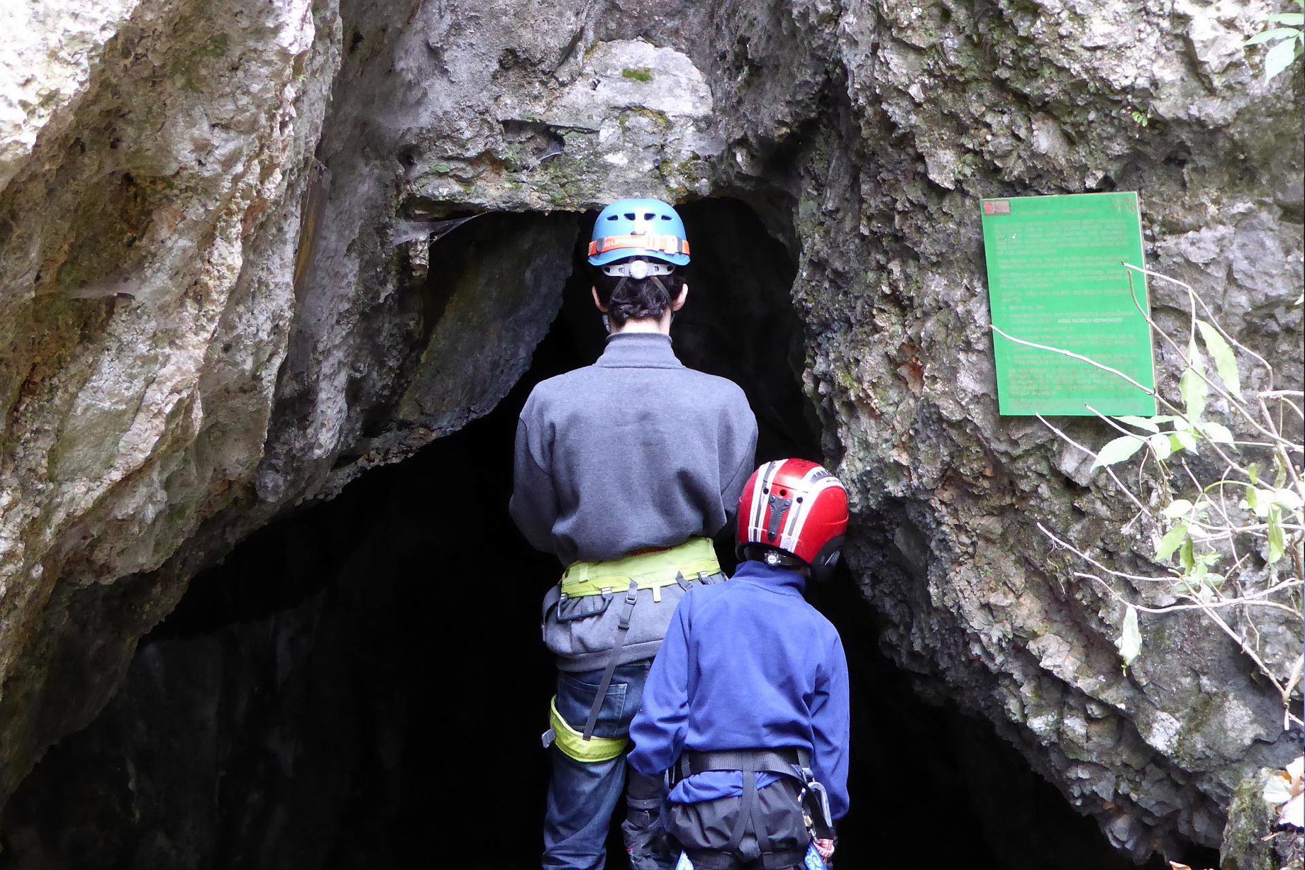 Eingang Waldegger Tropfsteinhöhle