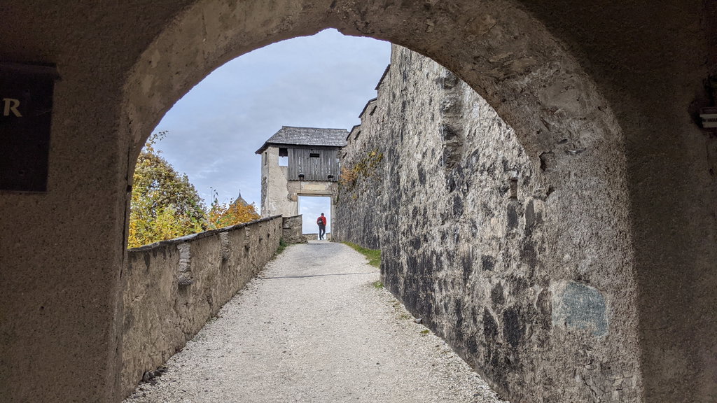 Insgesamt geht man durch 14 Tore zur Burg hinauf. Foto: Martin Heppner