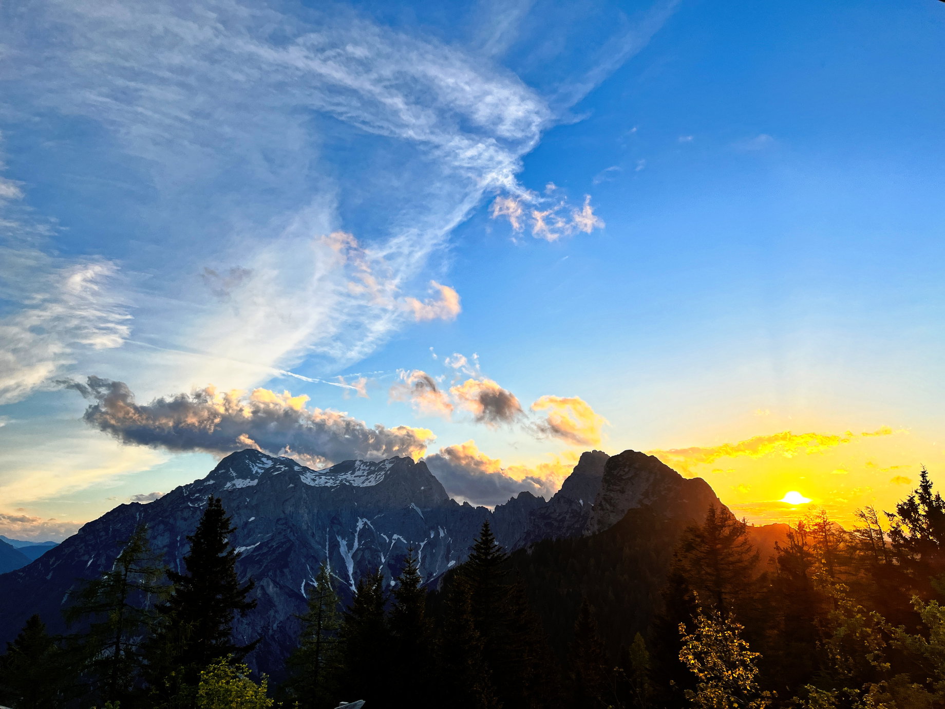 Sonnenuntergang auf der Ennstalerhütte. Foto: Birgit Matzinger