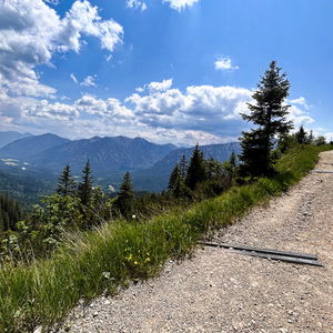 Vom Schloss Linderhof auf die Brunnenkopfspitze