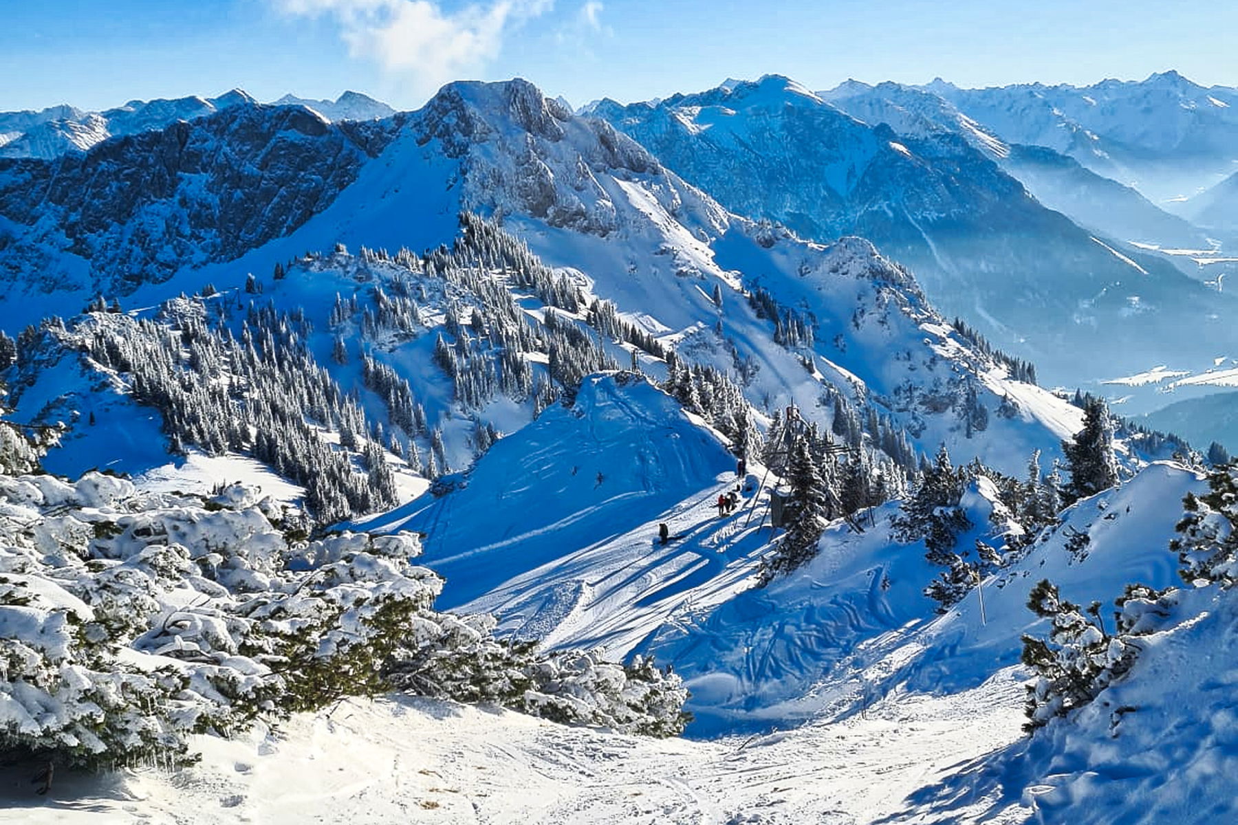 Pistentour mit Tiefschnee-Finale auf den Reuttener Hahnenkamm