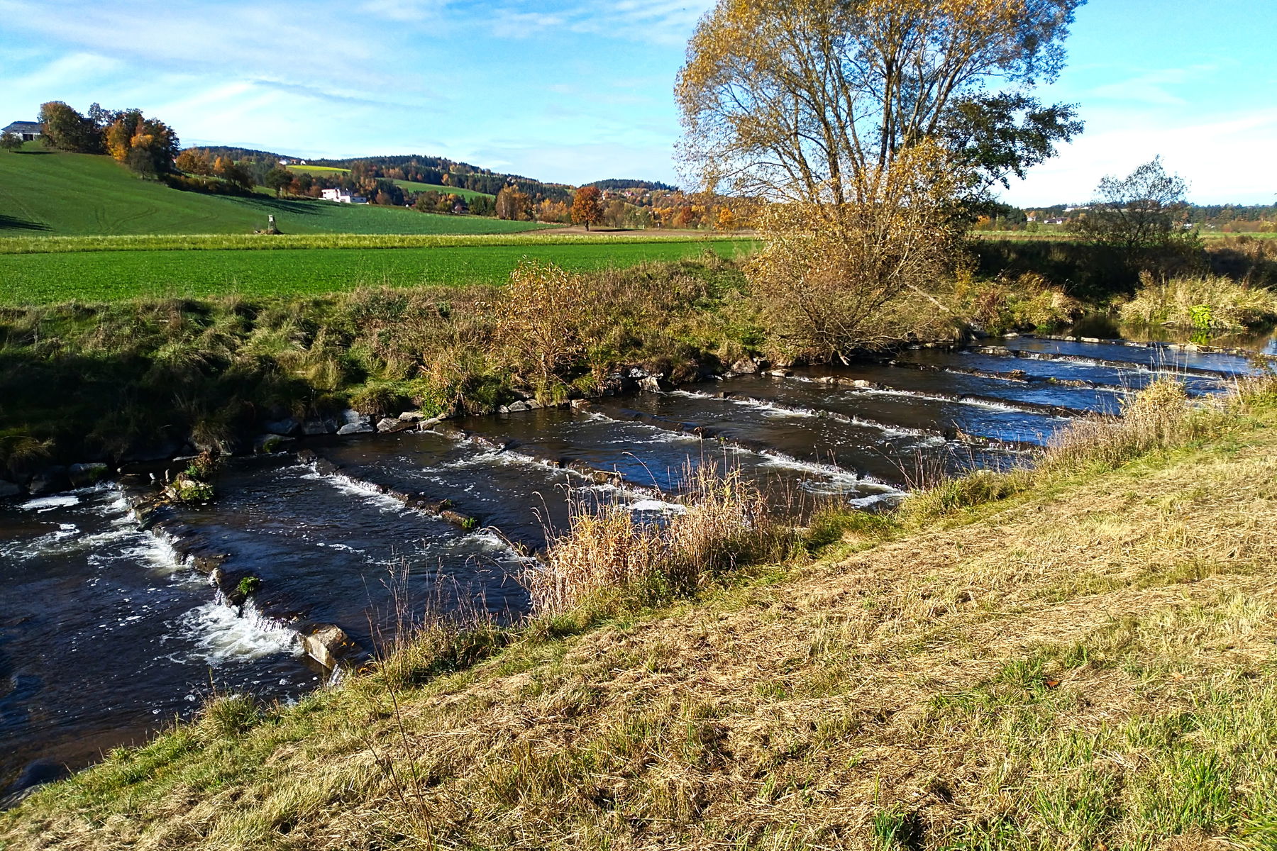 Wandern entlang der Summerauerbahn und Feldaist nach Pregarten