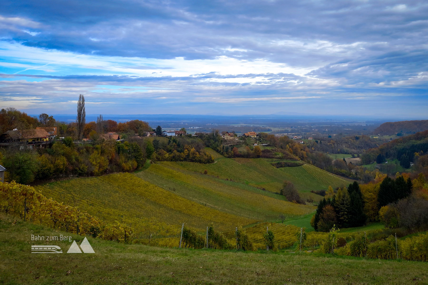Durch die südsteirischen Weinberge zur Aussichtswarte am Platschberg (Plački vrh)