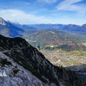 Anspruchsvolle Wanderung auf die Westliche Karwendelspitze