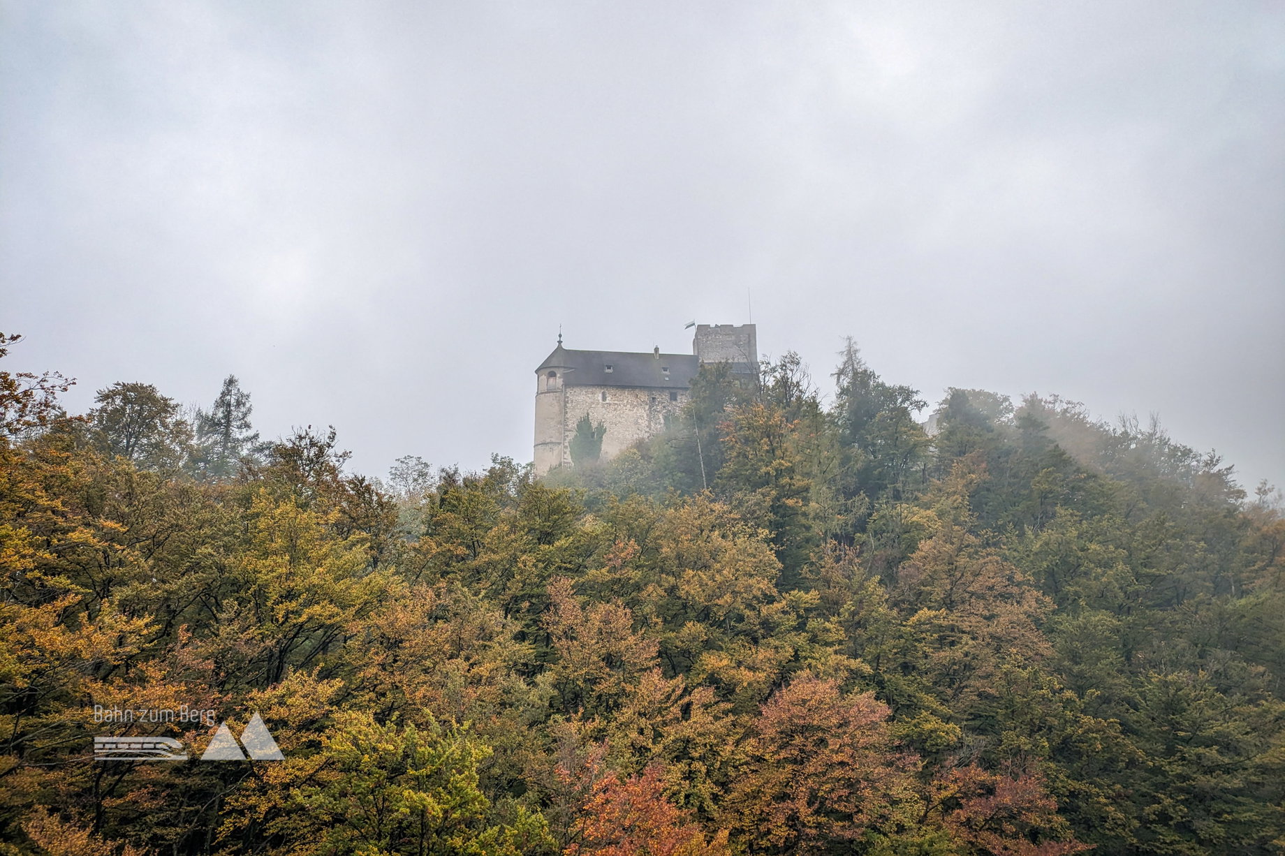 Blick vom Jungfernsprung auf die Burgruine Gösting. Foto: Anna, POW AT