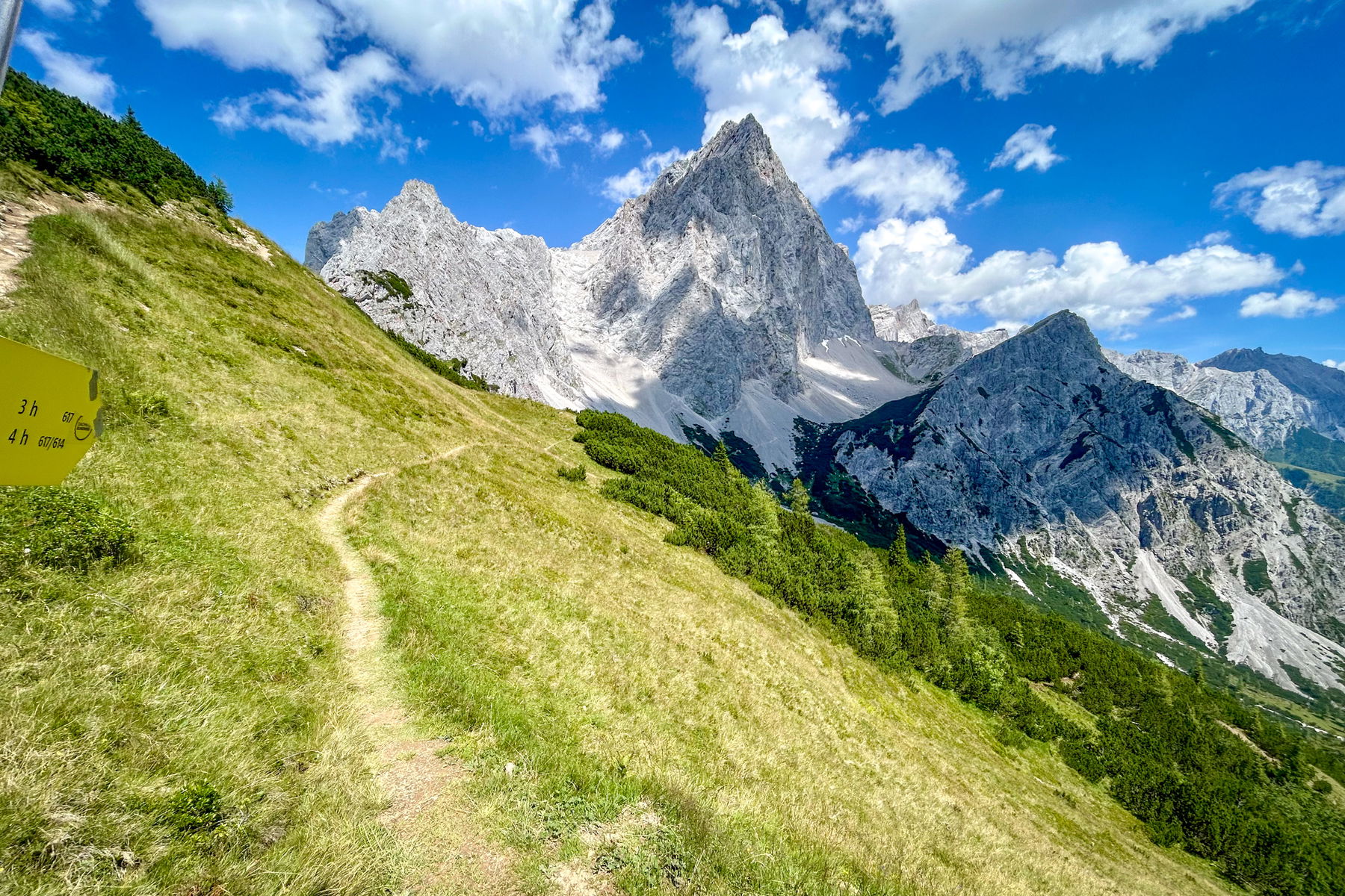 Unter der Dachstein Südwand am Perner Weg
