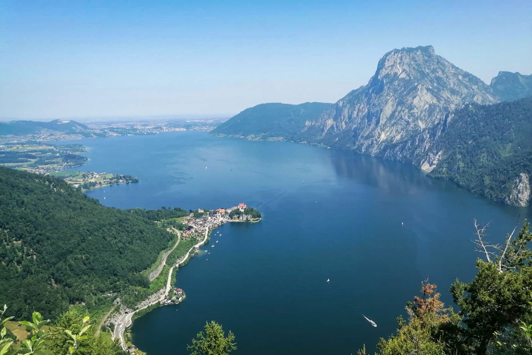 Von der U6 zum Segelboot: Über die Sonnsteine von Ebensee nach Traunkirchen