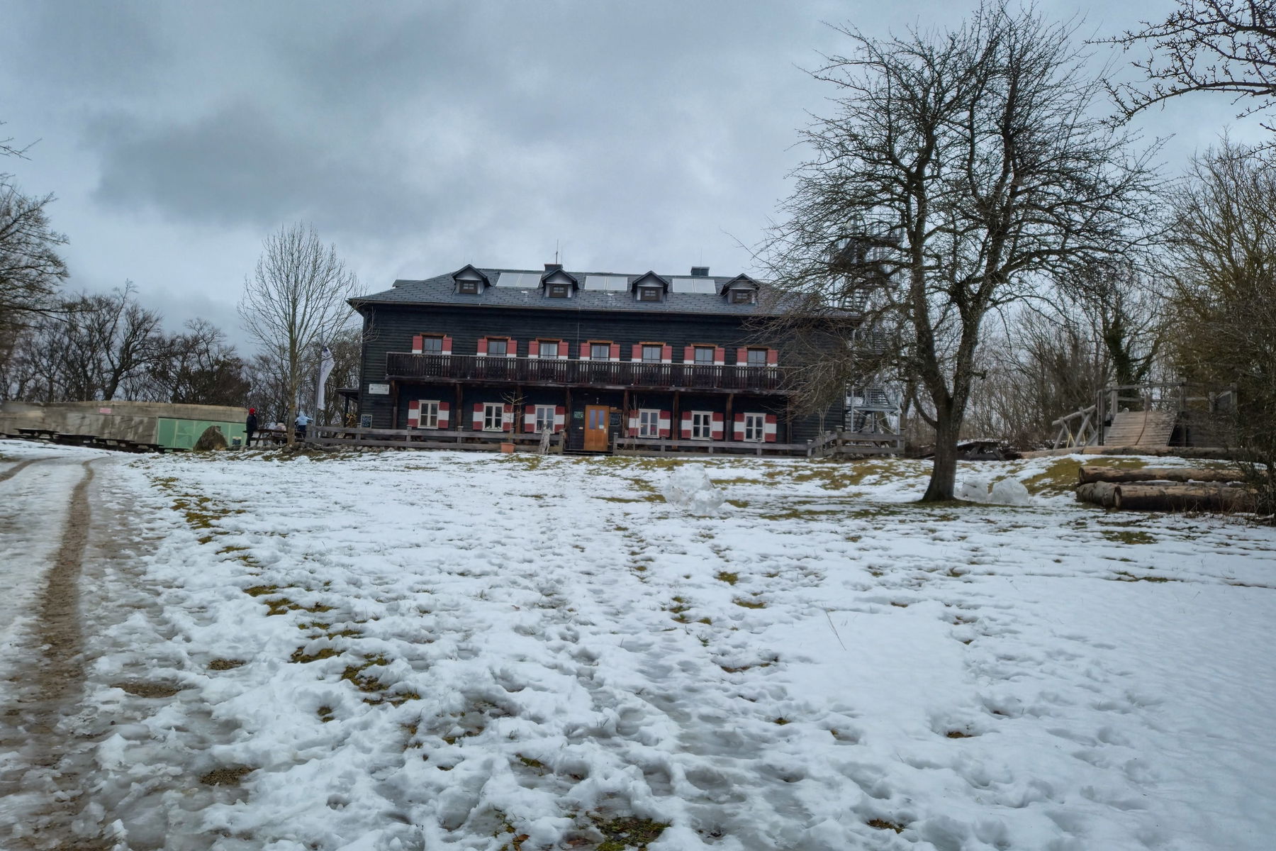 Kaspressknödel am Peilsteinhaus: Wanderung im südlichen Wienerwald